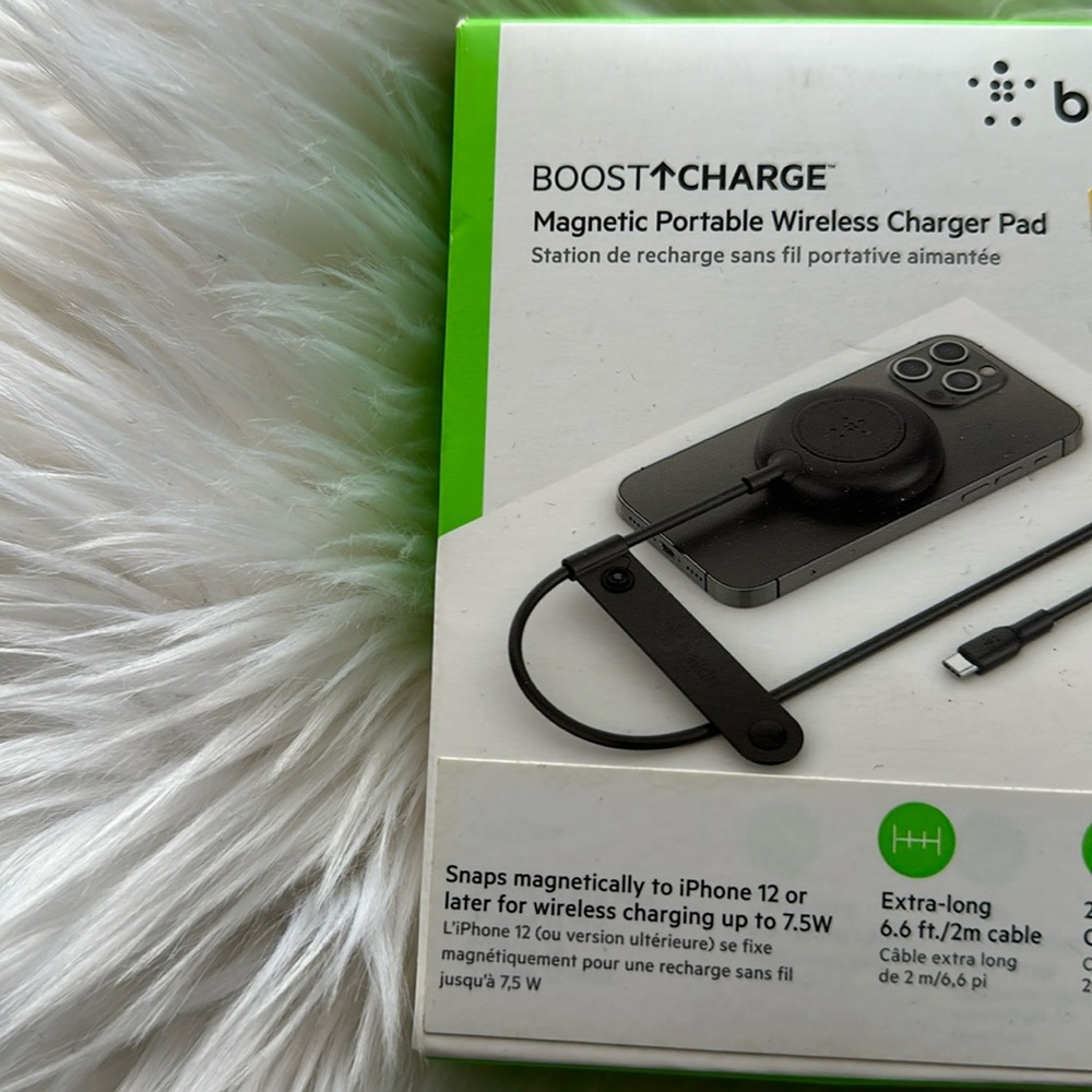 Belkin Boost Charge Magnetic Black Portable Wireless Charger Pad